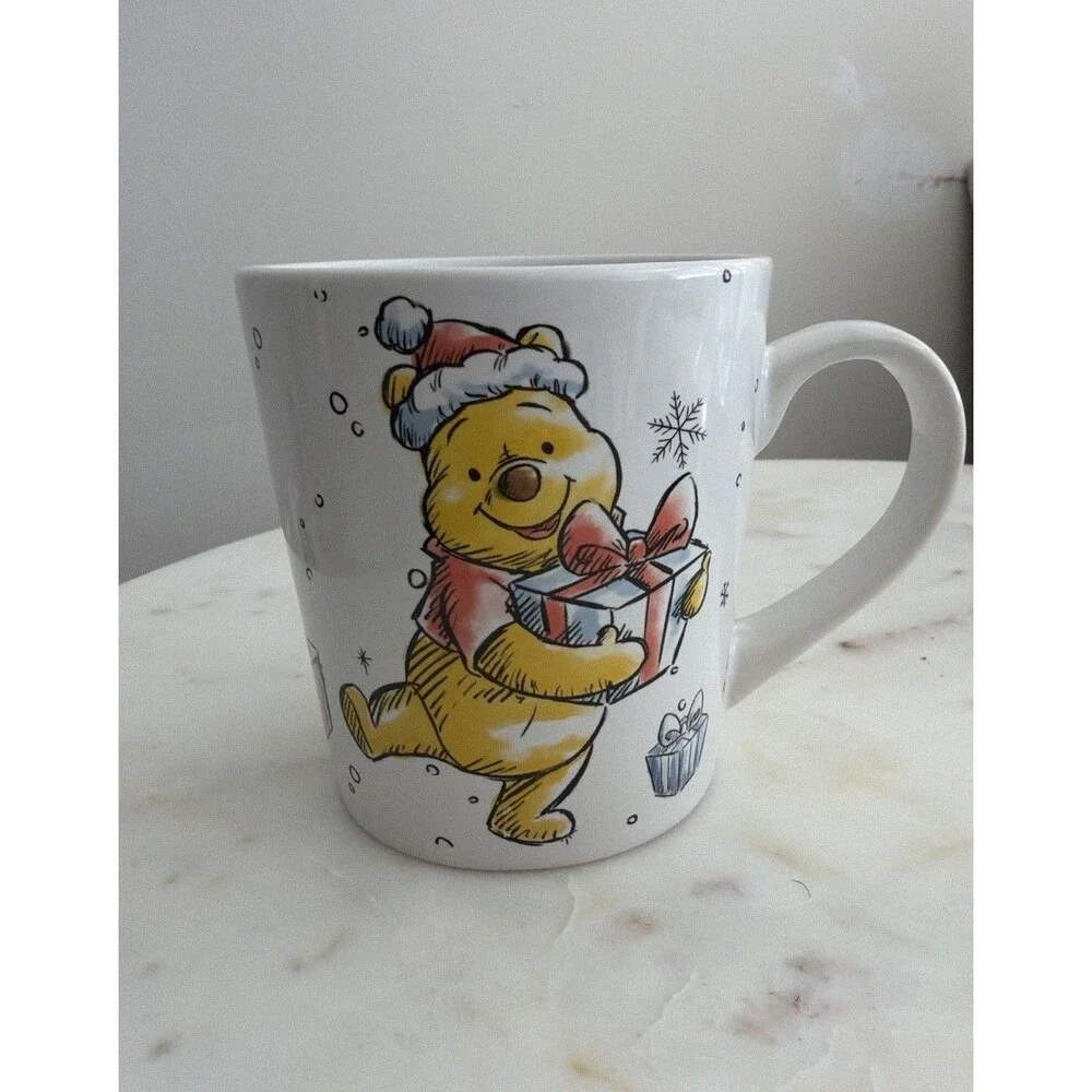 Disney‎ Winnie the Pooh Christmas Mug Piglet Tigger Eeyore Holiday Cup